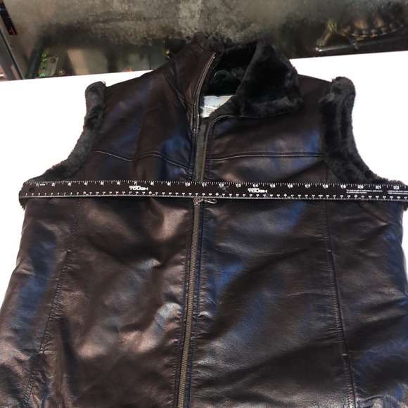 Telluride Collection Co 
Size XL black leather fur lined vest - Picture 2 of 13